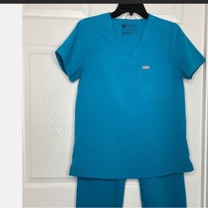 Figs Teal Top and Bottom Scrub Set